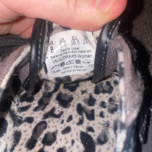 Vans - Picture 6 of 8